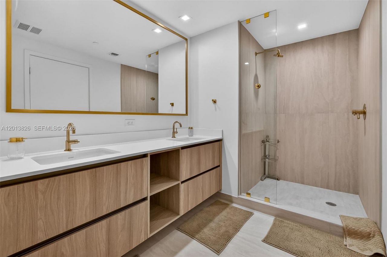 77 SE 5th Street, Unit 1908, Miami, FL 33131 Photo