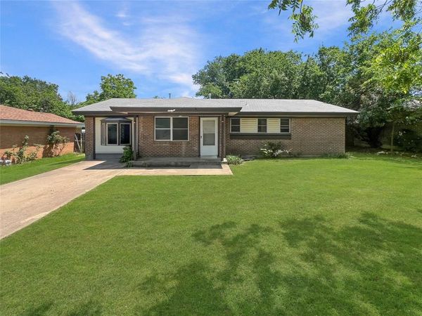 8853 Easley Street, White Settlement, TX 76108