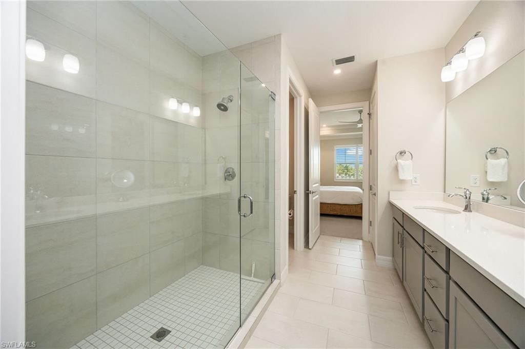 183 Indies Dr E, Unit 202, Naples, FL 34114 Photo
