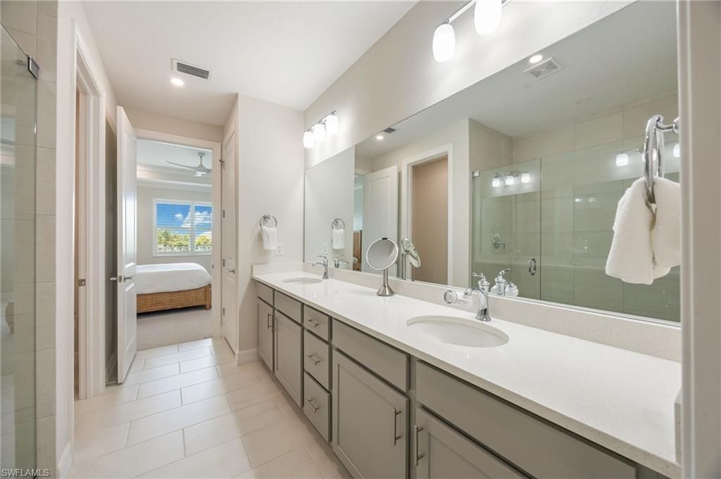 183 Indies Dr E, Unit 202, Naples, FL 34114 Photo