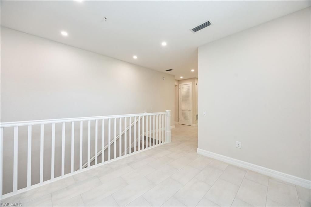 183 Indies Dr E, Unit 202, Naples, FL 34114 Photo