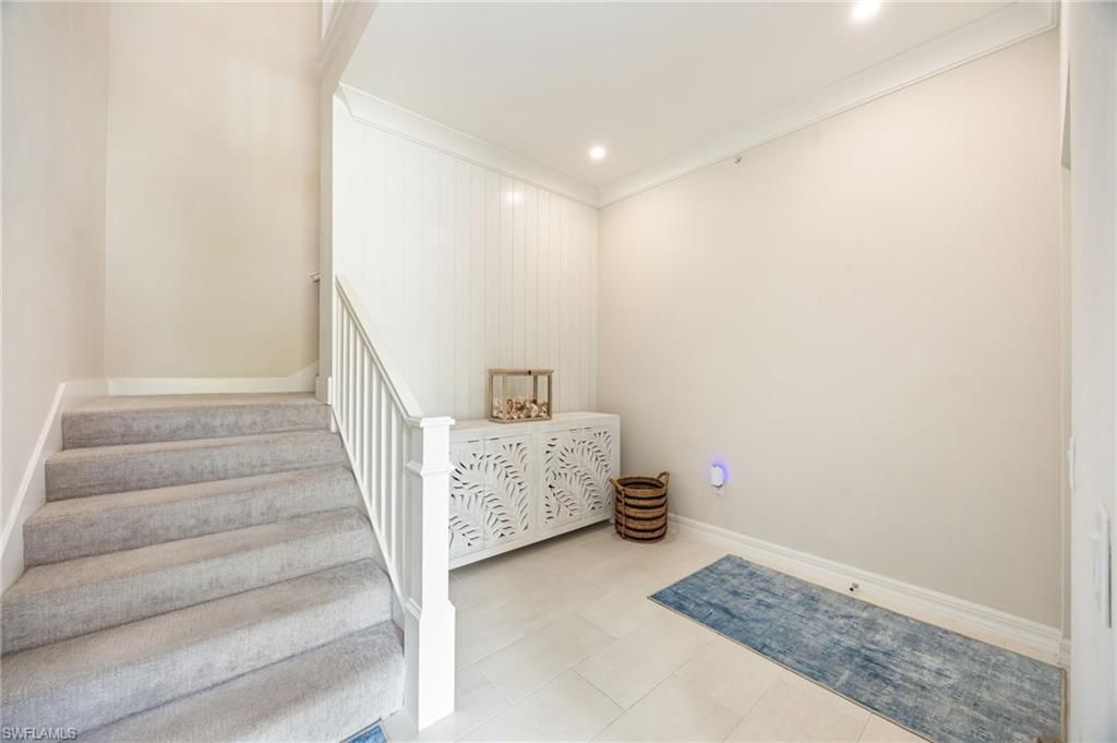183 Indies Dr E, Unit 202, Naples, FL 34114 Photo