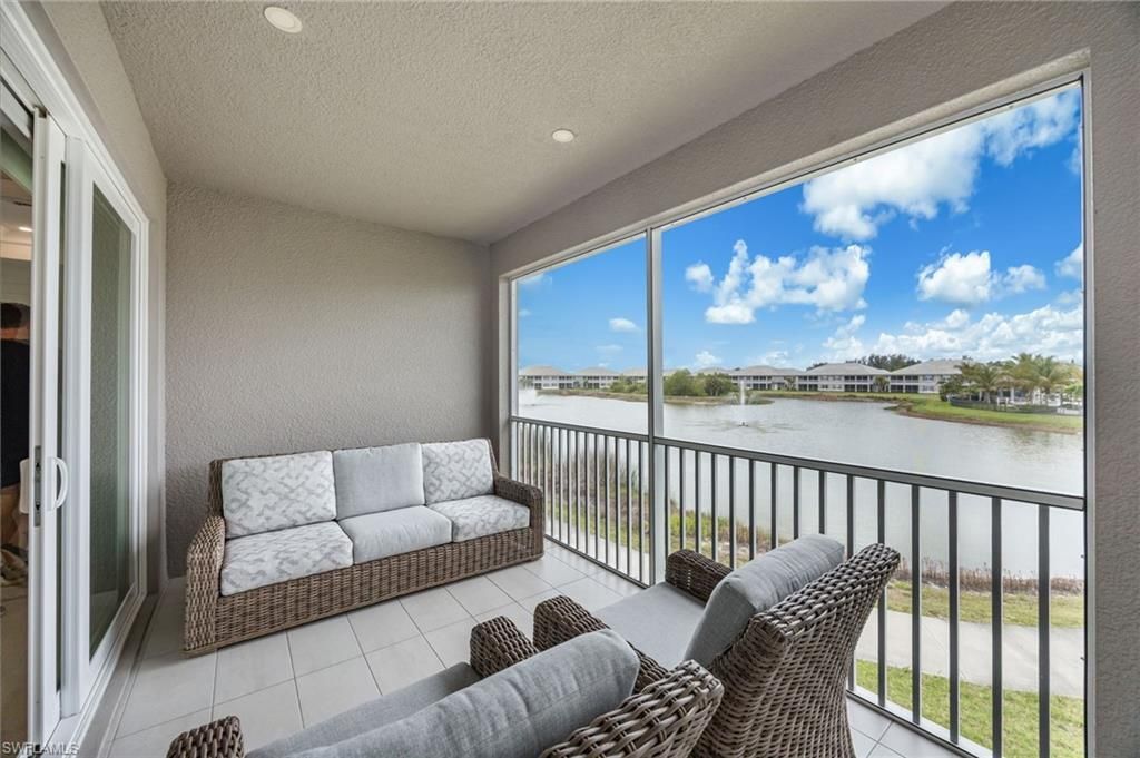 183 Indies Dr E, Unit 202, Naples, FL 34114 Photo