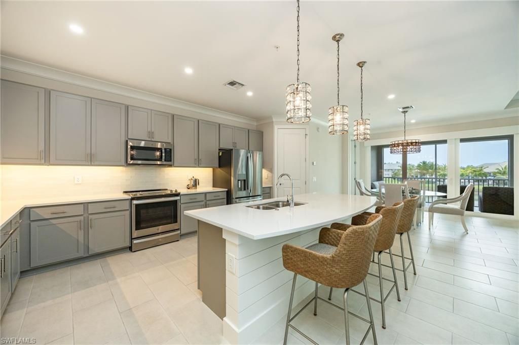 183 Indies Dr E, Unit 202, Naples, FL 34114 Photo