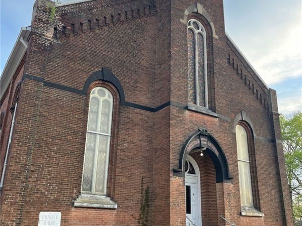 124 Main St , West Alexander, PA 15376