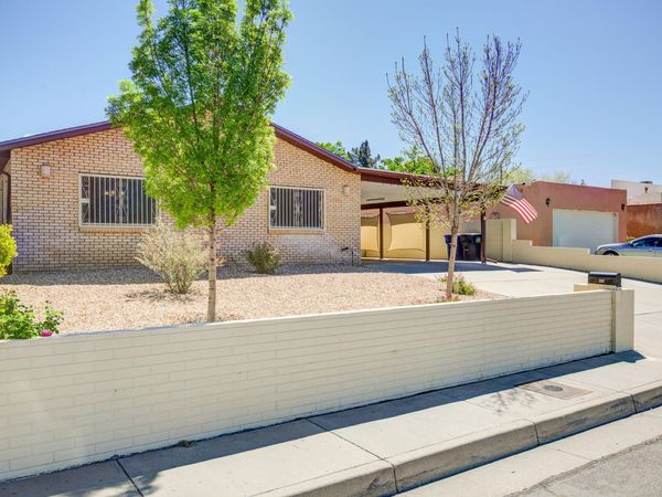 2412 Hiawatha Drive NE, Albuquerque, NM 87112