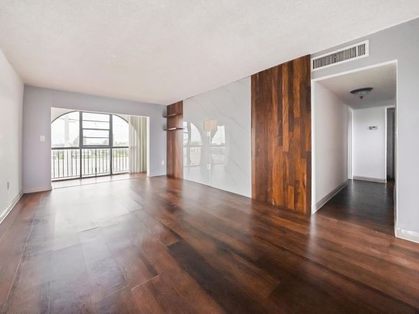 6215 W 20th Avenue, Hialeah, FL 33012