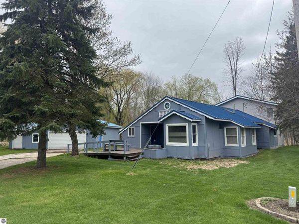 337 Henderson Court, Cadillac, MI 49601