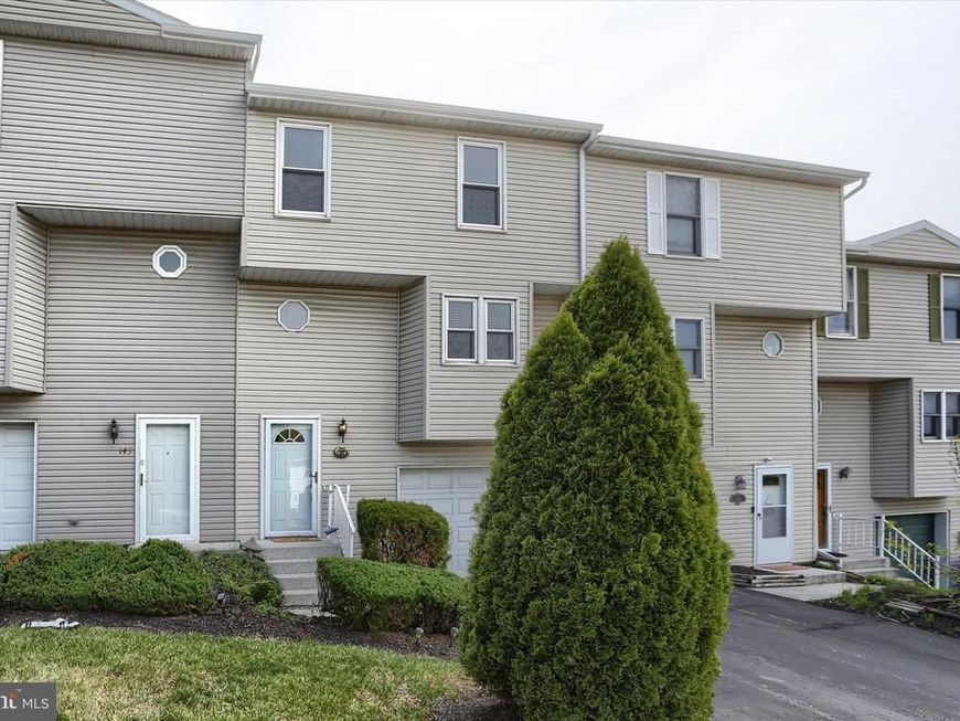137 Chartwood Drive, Harrisburg, PA 17111 Main Photo