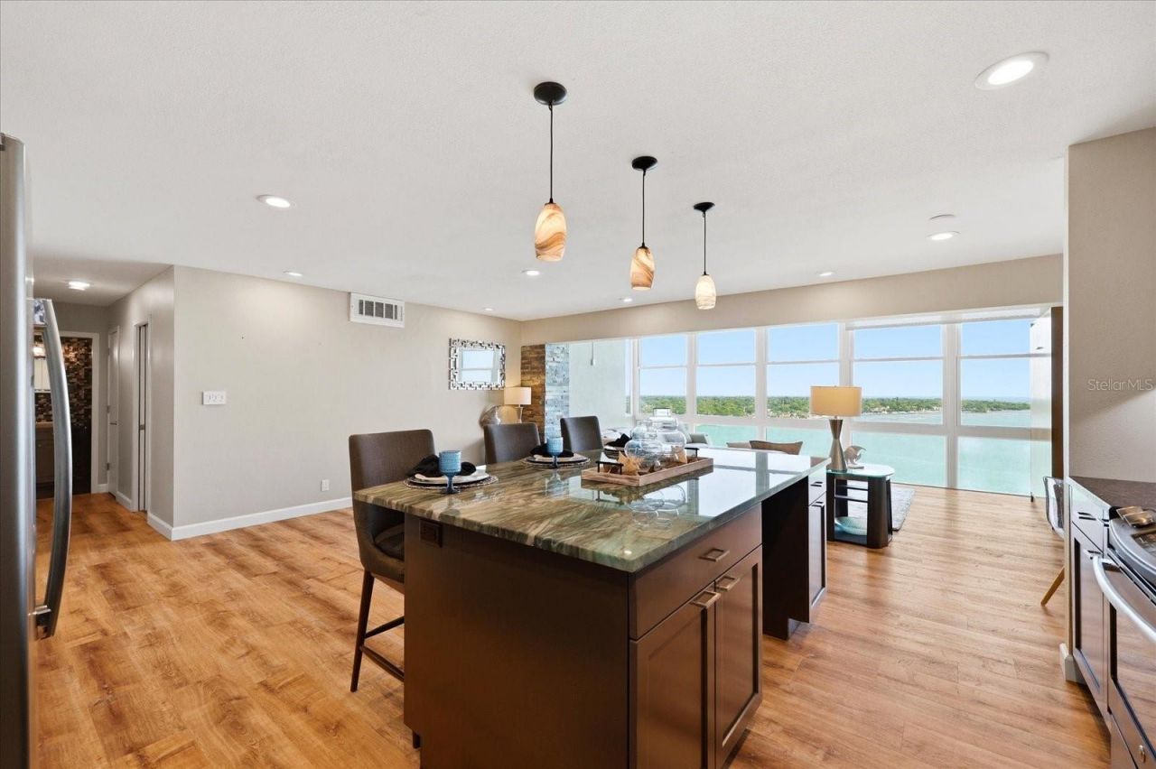 7200 Sunshine Skyway Lane S, Unit 16G, Saint Petersburg, FL 33711 Photo