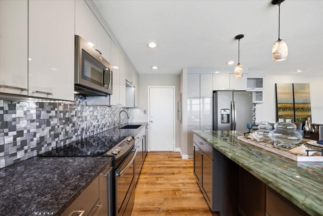 7200 Sunshine Skyway Lane S, Unit 16G, Saint Petersburg, FL 33711 Photo