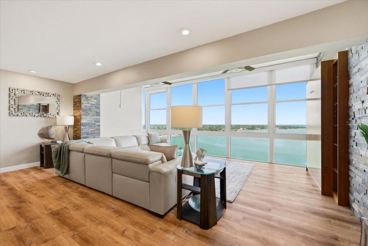 7200 Sunshine Skyway Lane S, Unit 16G, Saint Petersburg, FL 33711 Photo