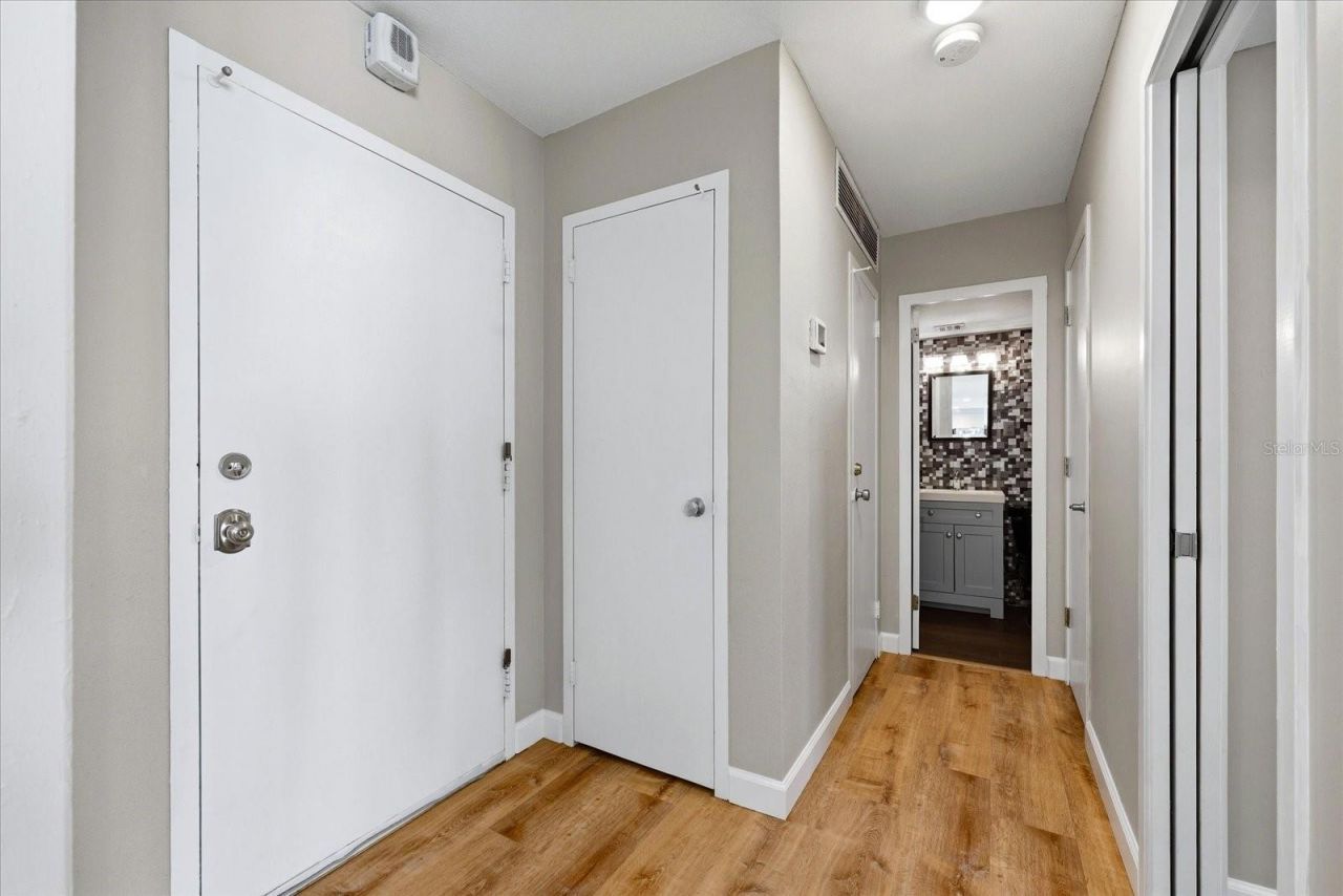 7200 Sunshine Skyway Lane S, Unit 16G, Saint Petersburg, FL 33711 Photo