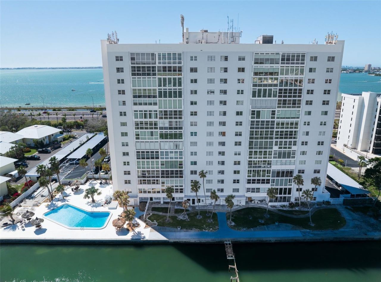 7200 Sunshine Skyway Lane S, Unit 16G, Saint Petersburg, FL 33711 Photo