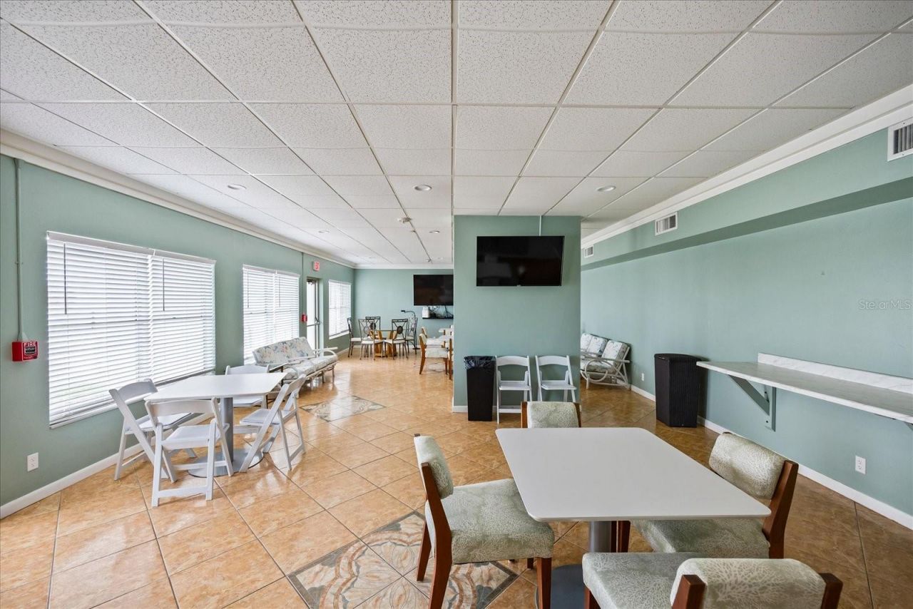 7200 Sunshine Skyway Lane S, Unit 16G, Saint Petersburg, FL 33711 Photo
