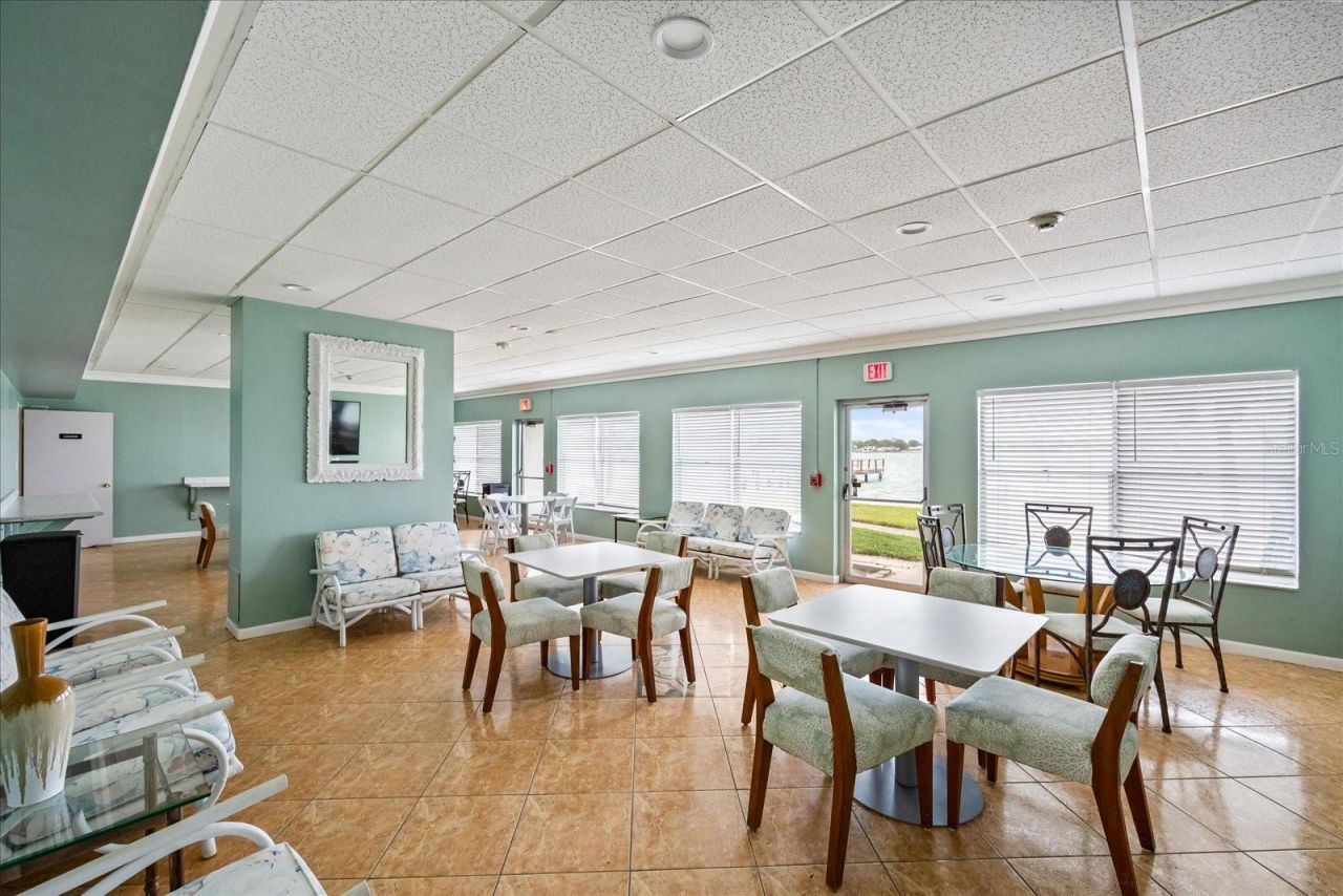 7200 Sunshine Skyway Lane S, Unit 16G, Saint Petersburg, FL 33711 Photo