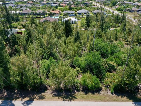 8401 ANTWERP CIRCLE , PORT CHARLOTTE, FL 33981