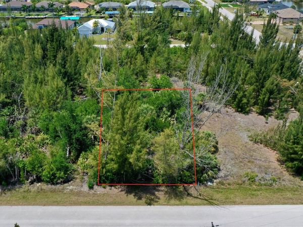 8409 ANTWERP CIRCLE , PORT CHARLOTTE, FL 33981