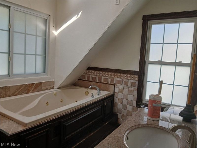 15409 Parkgrove Avenue, Cleveland, OH 44110 Photo 24