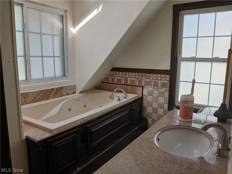 15409 Parkgrove Avenue, Cleveland, OH 44110 Photo 25