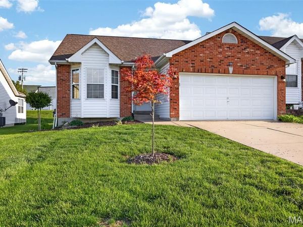 1043 Arlington Way , Warrenton, MO 63383
