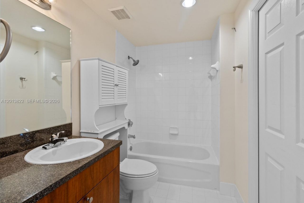 115 SW 11th St, Unit 707, Miami, FL 33130 Photo