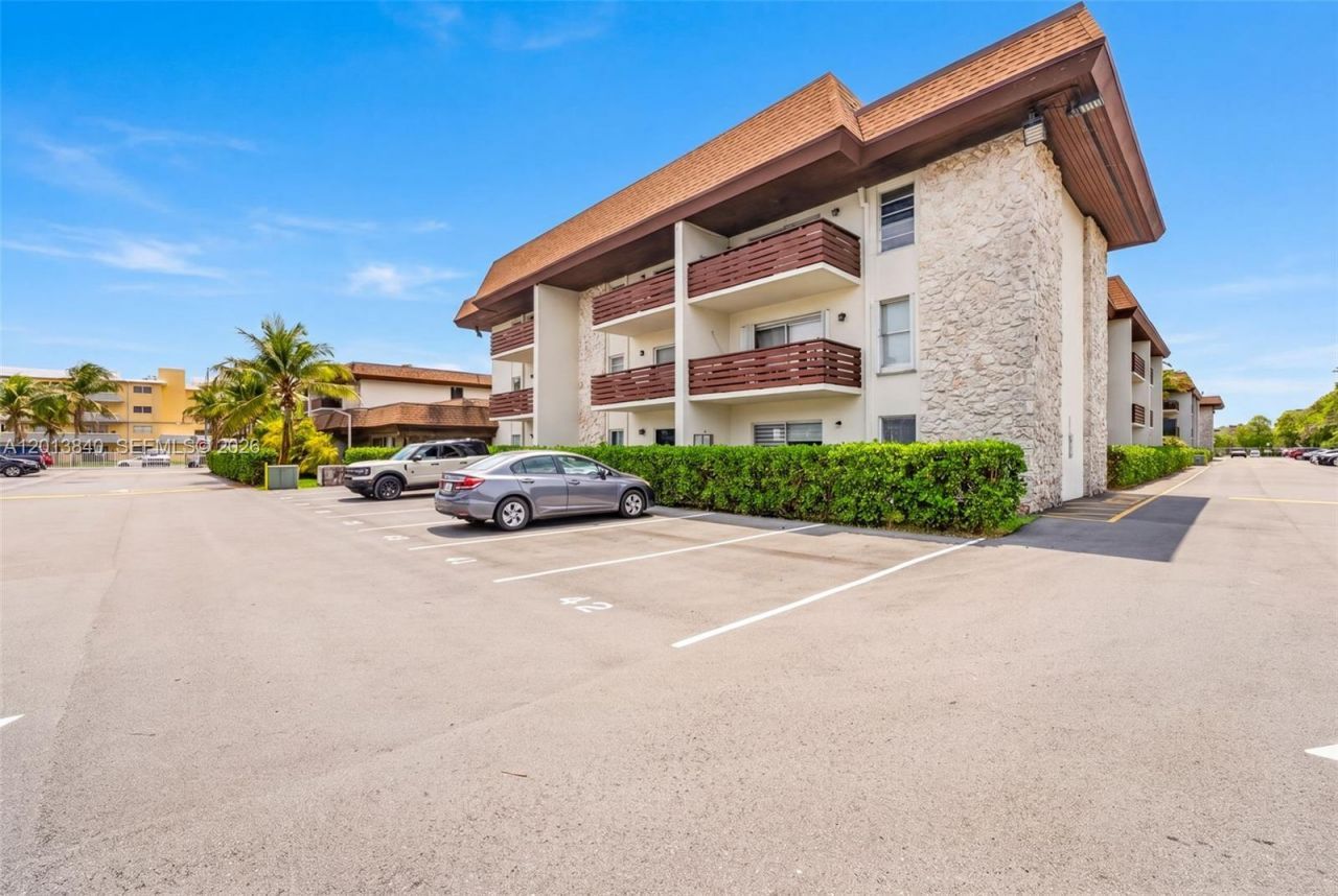 7477 SW 82nd St, Unit C213, Miami, FL 33143 Photo