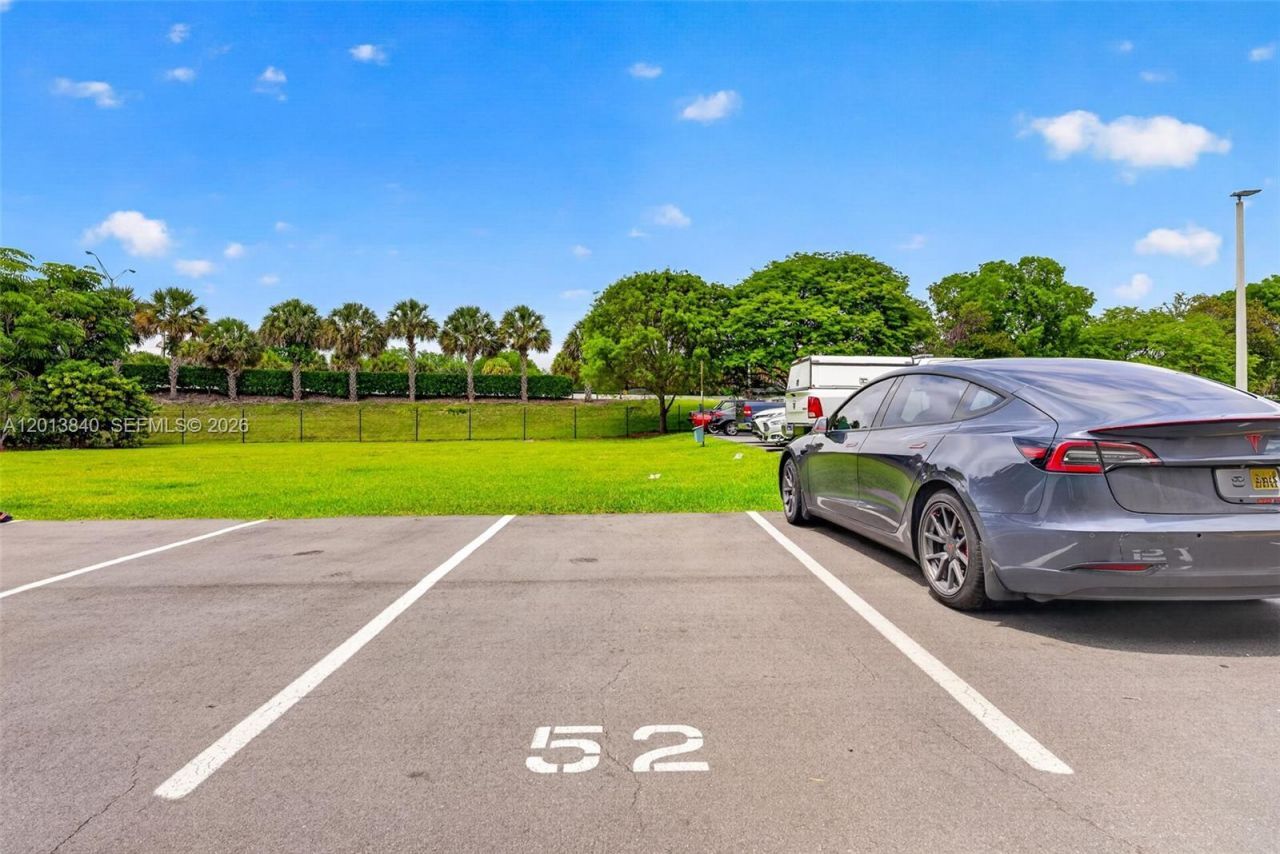 7477 SW 82nd St, Unit C213, Miami, FL 33143 Photo