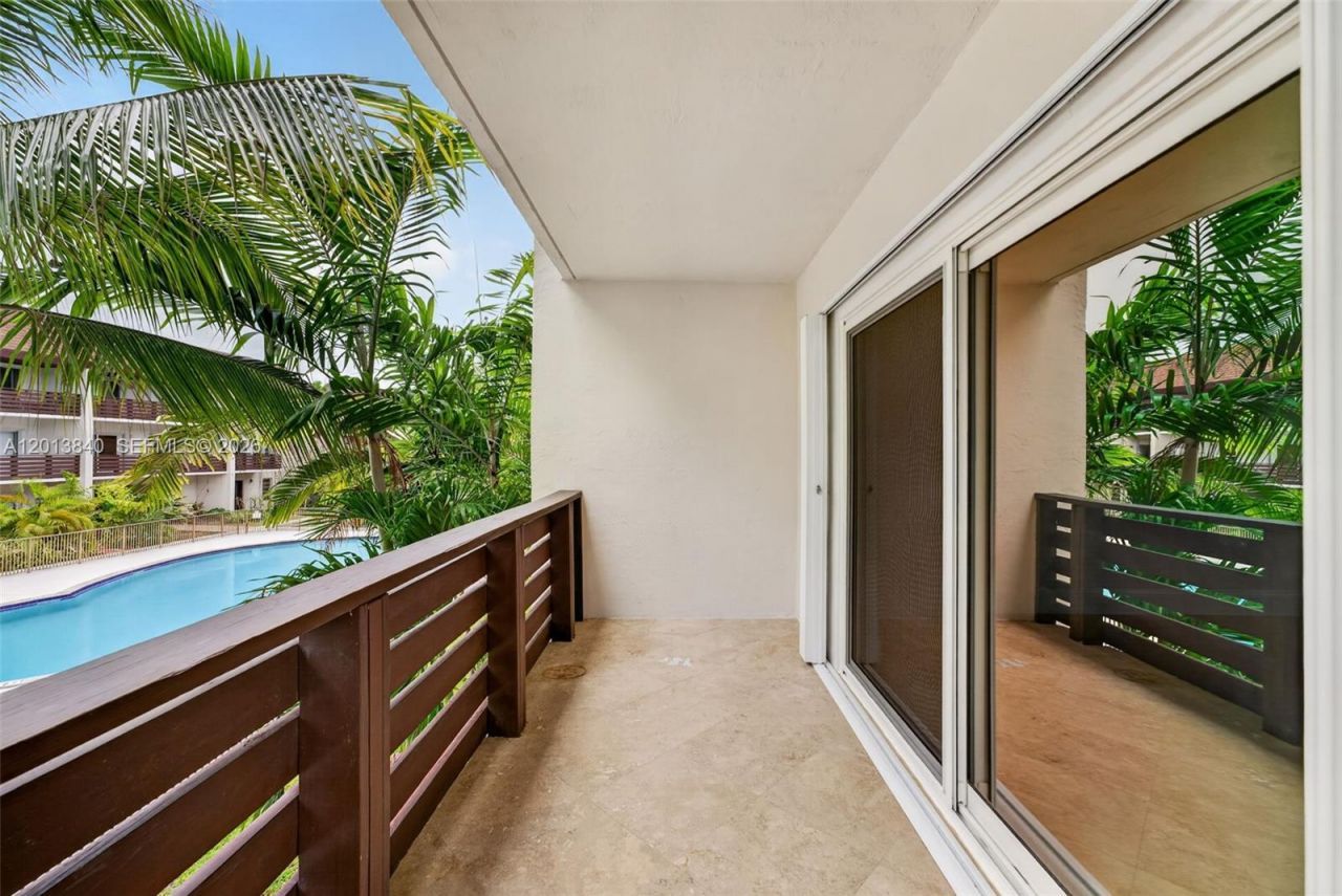 7477 SW 82nd St, Unit C213, Miami, FL 33143 Photo