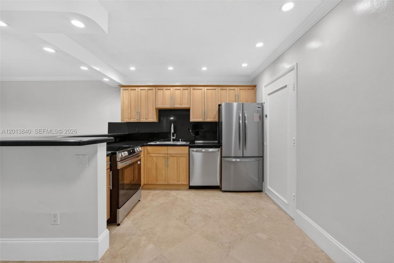 7477 SW 82nd St, Unit C213, Miami, FL 33143 Photo