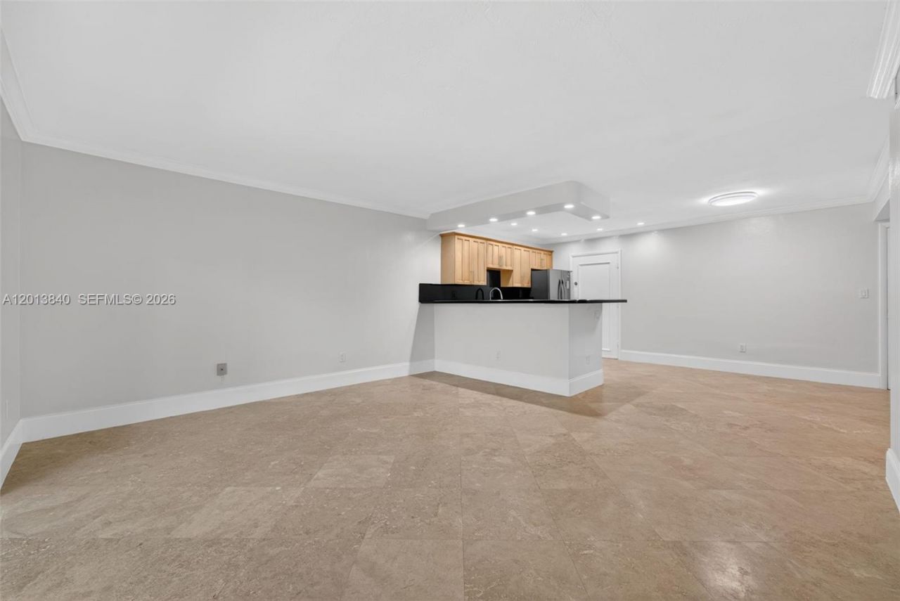 7477 SW 82nd St, Unit C213, Miami, FL 33143 Photo
