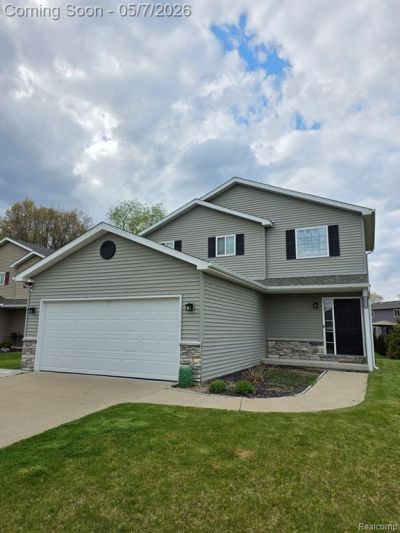 6456 Skylar Lane, Waterford Township, MI 48327 Main Photo