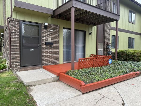 1476 W Chateau Vert, Ypsilanti, MI 48197