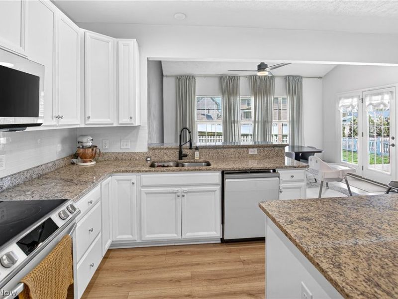 3241 Boettler Street NE, Canton, OH 44721 Photo 3