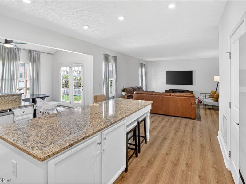 3241 Boettler Street NE, Canton, OH 44721 Photo 9