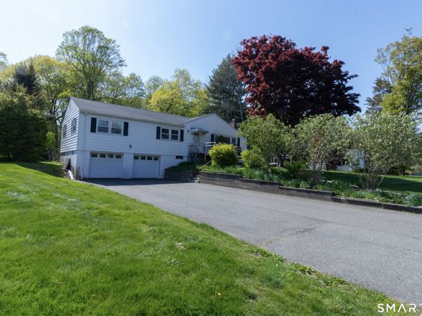 571 Avon, Orange, CT 06477