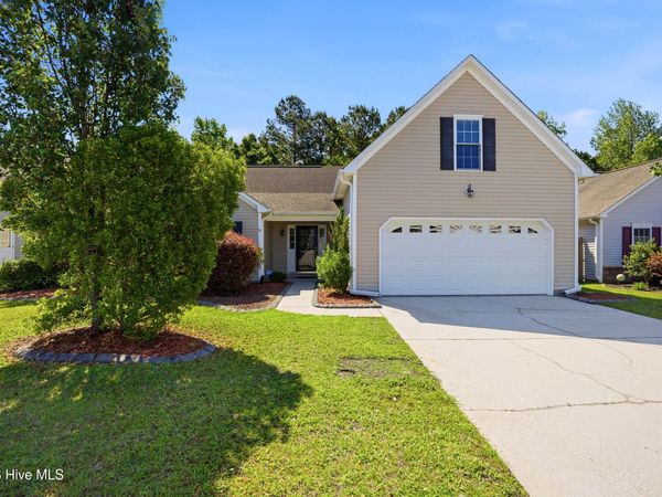8589 Old Forest Drive NE, Leland, NC 28451
