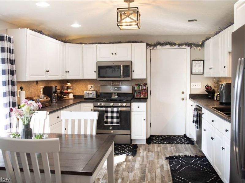 12197 Melody Lane, Grafton, OH 44044 Photo 5