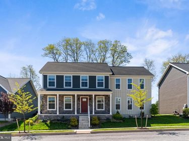 2425 HAWTHORNE DRIVE, HARRISBURG, PA 17110