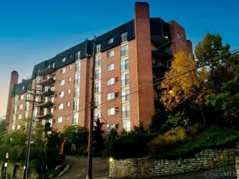 880 Rue De La Paix, Unit A5, Cincinnati, OH 45220 Photo 1