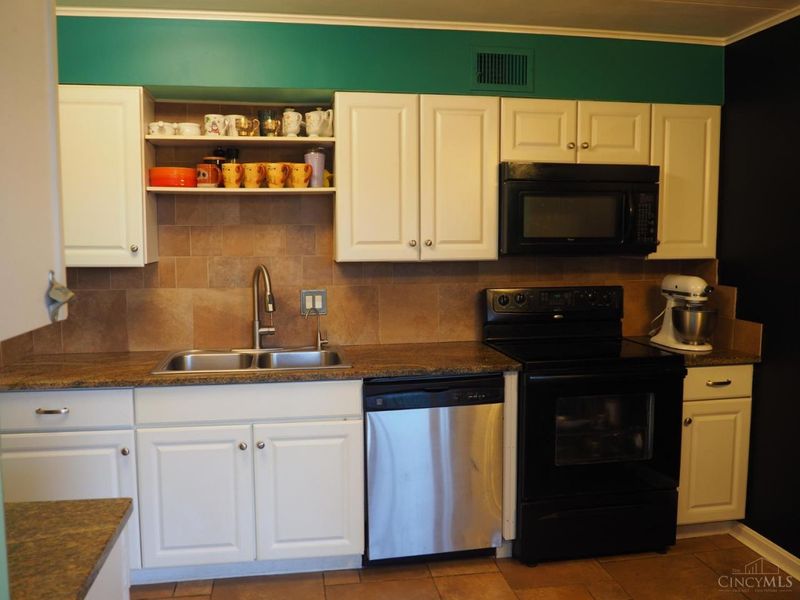 880 Rue De La Paix, Unit A5, Cincinnati, OH 45220 Photo 14