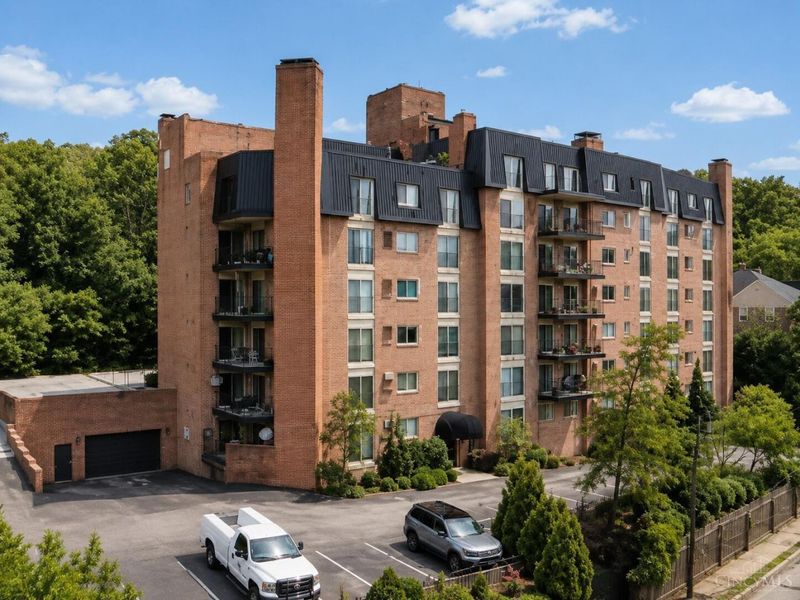 880 Rue De La Paix, Unit A5, Cincinnati, OH 45220 Photo 2