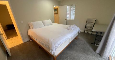 896 Lakeview Avenue, South Lake Tahoe, CA 96150 Photo
