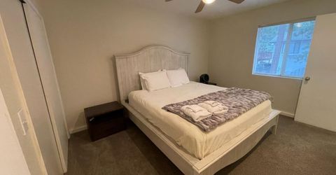 896 Lakeview Avenue, South Lake Tahoe, CA 96150 Photo