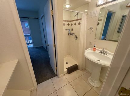 896 Lakeview Avenue, South Lake Tahoe, CA 96150 Photo