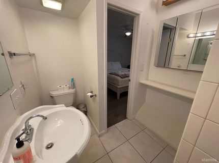 896 Lakeview Avenue, South Lake Tahoe, CA 96150 Photo