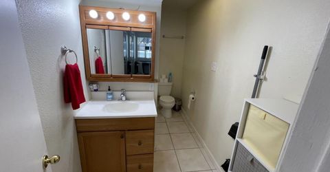 896 Lakeview Avenue, South Lake Tahoe, CA 96150 Photo