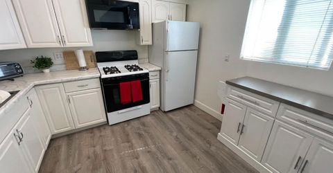 896 Lakeview Avenue, South Lake Tahoe, CA 96150 Photo