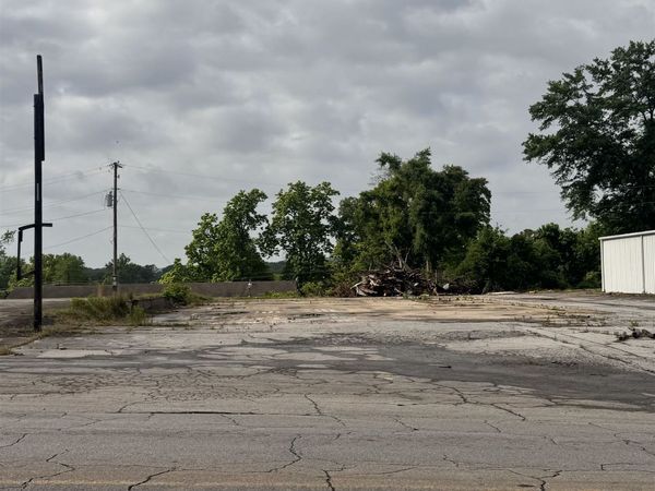 000 6th St, Tuscumbia, AL 35674