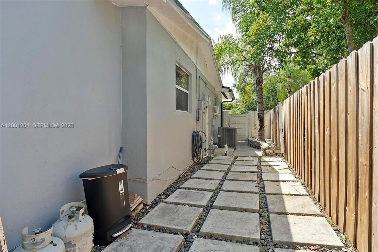 19751 SW 84th Ave , Cutler Bay, FL 33189 Photo